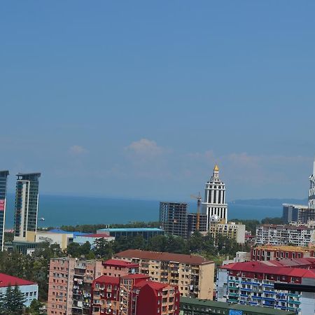 Apartment Mzika Batumi Esterno foto